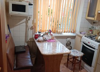 Продаю трехкомнатную квартиру, 51 м2, Азов, Инзенская улица, 7В