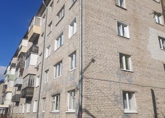 Продажа 3-комнатной квартиры, 57 м2, Чувашия, проспект Ленина, 54