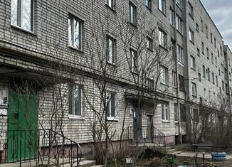 Продажа 2-комнатной квартиры, 47 м2, Смоленск, улица Котовского, 15