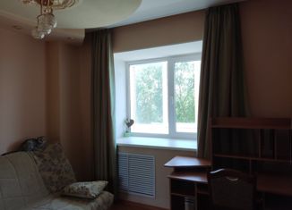 Продается трехкомнатная квартира, 74 м2, Воткинск, улица Орджоникидзе, 4к2