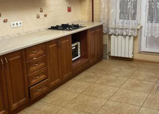 Продаю 2-ком. квартиру, 73.1 м2, Чувашия, улица Болгарстроя, 9/11