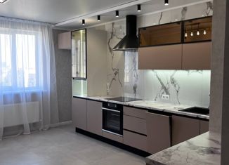 Продаю двухкомнатную квартиру, 75.5 м2, Энгельс, проспект Фридриха Энгельса, 95Б