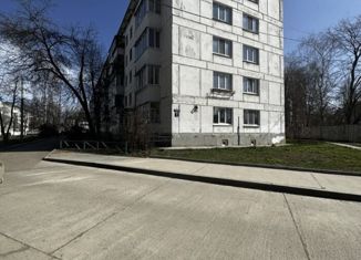 Продам 2-ком. квартиру, 46 м2, Чайковский, Шлюзовая улица, 9