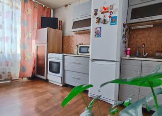 Продаю двухкомнатную квартиру, 51 м2, Омская область, Батумская улица, 32
