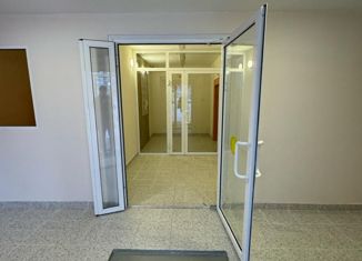 Продам 2-ком. квартиру, 63.1 м2, посёлок городского типа Белый Яр, улица Фадеева, 30