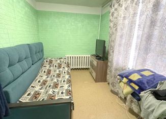 Продам 4-ком. квартиру, 60 м2, Валдай, улица Радищева, 26