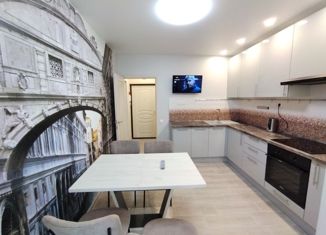 Сдам в аренду двухкомнатную квартиру, 60 м2, Москва, Производственная улица, 10к2, метро Солнцево