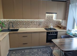 Продается 4-комнатная квартира, 77 м2, Краснотурьинск, улица Ленинского Комсомола, 4