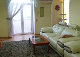 Продается четырехкомнатная квартира, 93.3 м2, Каменск-Шахтинский, проспект Карла Маркса, 66