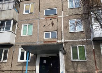 Продам 2-ком. квартиру, 47 м2, Хакасия, улица Калинина, 9