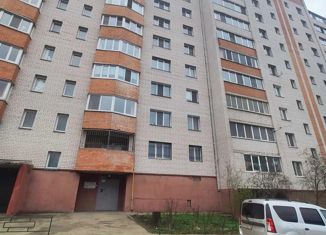 Продается двухкомнатная квартира, 65 м2, Смоленск, улица Академика Петрова, 16, Ленинский район