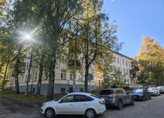 Продается трехкомнатная квартира, 70.6 м2, Сыктывкар, улица Кирова, 28, Центральный район