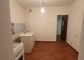 Продам 4-комнатную квартиру, 80 м2, Элиста, 2-й микрорайон, 13, 2-й микрорайон