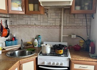 Продам 2-ком. квартиру, 42 м2, посёлок городского типа Звёздный, улица Бабичева, 7