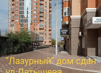 Продаю 2-ком. квартиру, 63.5 м2, Астрахань, улица Латышева, 3Б, Ленинский район