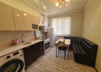 Продам 1-ком. квартиру, 33 м2, Белореченск, улица Луначарского, 113А