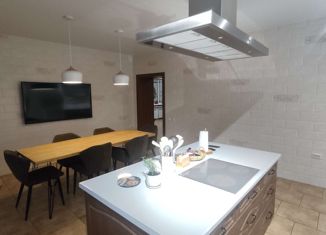 Продажа дома, 300 м2, поселок Снежинский