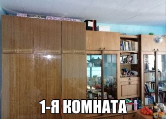 Продаю 3-ком. квартиру, 64 м2, поселок городского типа Голынки, Коммунистическая улица, 10