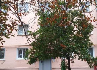 Продаю 3-комнатную квартиру, 52 м2, Лебедянь, улица Машиностроителей, 4