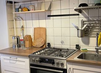 Продается 2-ком. квартира, 42 м2, Москва, улица Бехтерева, 25/49, улица Бехтерева