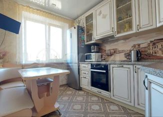 Продажа 3-ком. квартиры, 67 м2, Тюмень, улица Моторостроителей, 5, Восточный округ