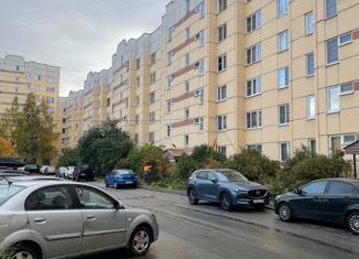 Продам 3-ком. квартиру, 67.4 м2, Санкт-Петербург, улица Савушкина, 107к1, метро Старая Деревня