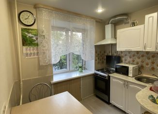 Продаю трехкомнатную квартиру, 58 м2, Екатеринбург, улица Старых Большевиков, 84к4, метро Проспект Космонавтов