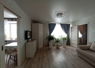 Продается 4-комнатная квартира, 73.4 м2, Чебоксары, улица Чапаева, 4, Ленинский район