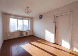 Продажа 2-ком. квартиры, 44 м2, Новошахтинск, Городская улица, 64