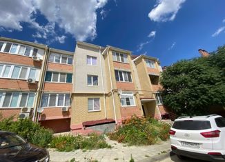 Продается 2-ком. квартира, 61 м2, Элиста, 9-й микрорайон, 128, 9-й микрорайон