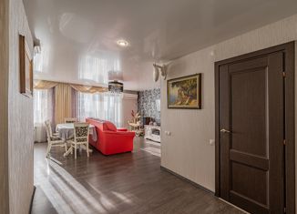 Продам 2-комнатную квартиру, 76 м2, Екатеринбург, Надеждинская улица, 20, Надеждинская улица