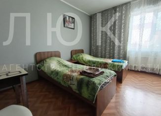 Сдам 4-комнатную квартиру, 95 м2, Кемеровская область, улица Димитрова, 26А