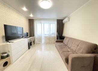 Продам 2-ком. квартиру, 50 м2, Брянск, Белобережская улица, 24, Фокинский район