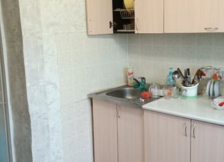 Продаю 3-ком. квартиру, 66 м2, село Остахово, Центральная улица, 3А