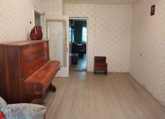 Продается двухкомнатная квартира, 47.5 м2, Малоярославец, улица Кирова, 34