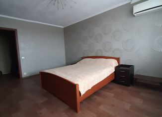 Продается 4-комнатная квартира, 83 м2, Каменск-Шахтинский, улица Ворошилова, 159