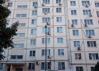 Продается 1-комнатная квартира, 38 м2, Ростовская область, улица Миронова, 2А