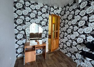 Продается двухкомнатная квартира, 46 м2, село Серафимовский, 22-й квартал, 4