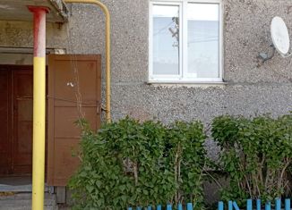 Продам 2-ком. квартиру, 46 м2, поселок при станции Любовка, Школьная улица, 11