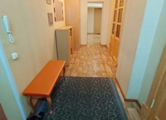 Трехкомнатная квартира на продажу, 70 м2, Мурманск, улица Челюскинцев, 7