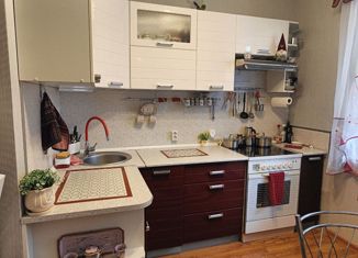 Продаю 2-комнатную квартиру, 53.7 м2, Березники, улица Строителей, 5, ЖК Любимов