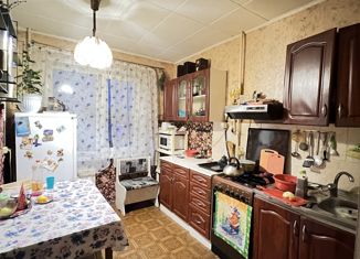 2-комнатная квартира на продажу, 51.9 м2, Березники, улица Парижской Коммуны, 40