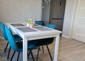 Сдам в аренду двухкомнатную квартиру, 65 м2, Калининград, улица Александра Невского, 273