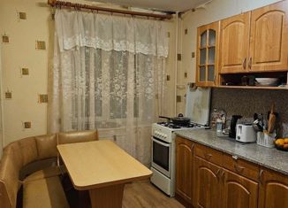 Сдается в аренду 1-комнатная квартира, 36 м2, Великий Новгород, улица Кочетова, 37к1