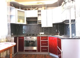 Продаю 2-комнатную квартиру, 57 м2, Арск, улица 40 лет Победы, 7Б