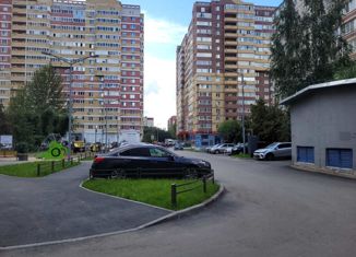 Продается трехкомнатная квартира, 65.5 м2, Тюмень, Калининский округ, улица Мельникайте, 132