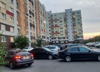 Сдается в аренду 1-ком. квартира, 38 м2, Калининградская область, улица Аксакова, 123