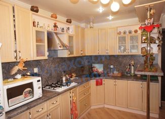 Продаю 2-ком. квартиру, 55 м2, Валдай, улица Ленина, 39А