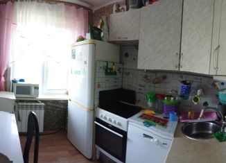 Продам 3-комнатную квартиру, 59.6 м2, поселок Светлый, поселок Светлый, 21