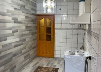 Продается 4-комнатная квартира, 91.6 м2, поселок городского типа Анна, улица Чехова, 6А